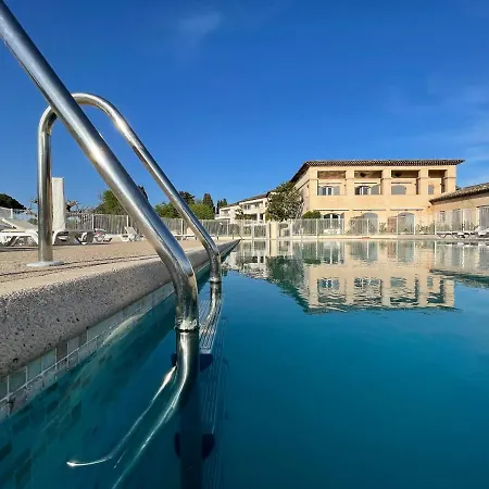 Apartment Les De Robinson: Riverside With Pool Mandelieu-la-Napoule